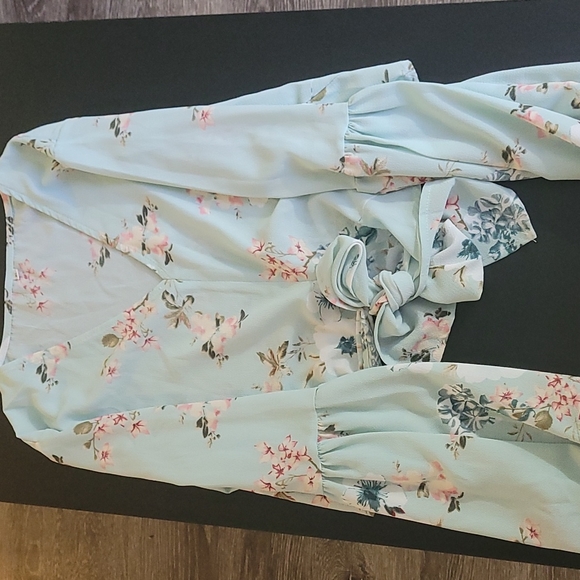 Flower Print Blouse - Picture 3 of 3